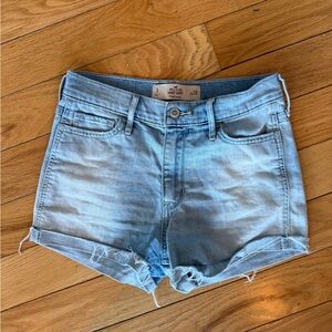 Hollister Light Wash Denim Roll-Hem Women's Shorts size 3 - 26”